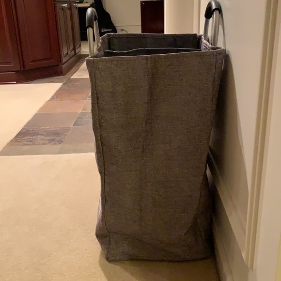 Large Foldable Divided Laundry Hamper - Picture 3 of 7